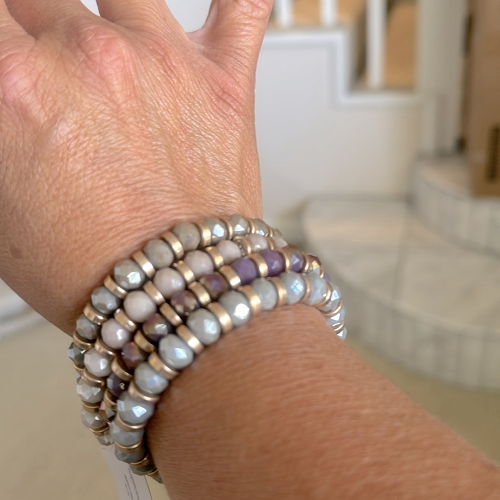 4 stretchy bracelet set gray/gold, blue/gold, purple/gold l and beige/gold.